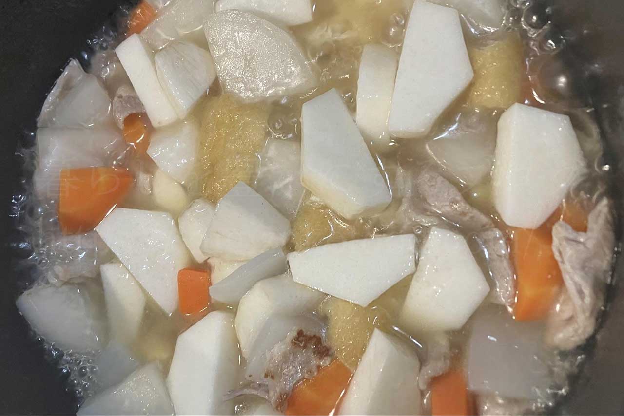 発酵食品腸活レシピ「豚肉と根菜のみそ煮」